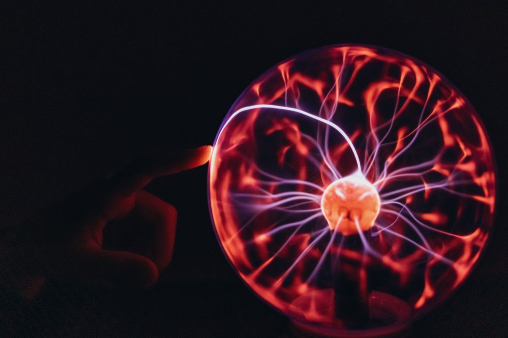 Experiments of a child with an electric ball
